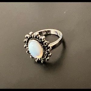 Oval ring for lady